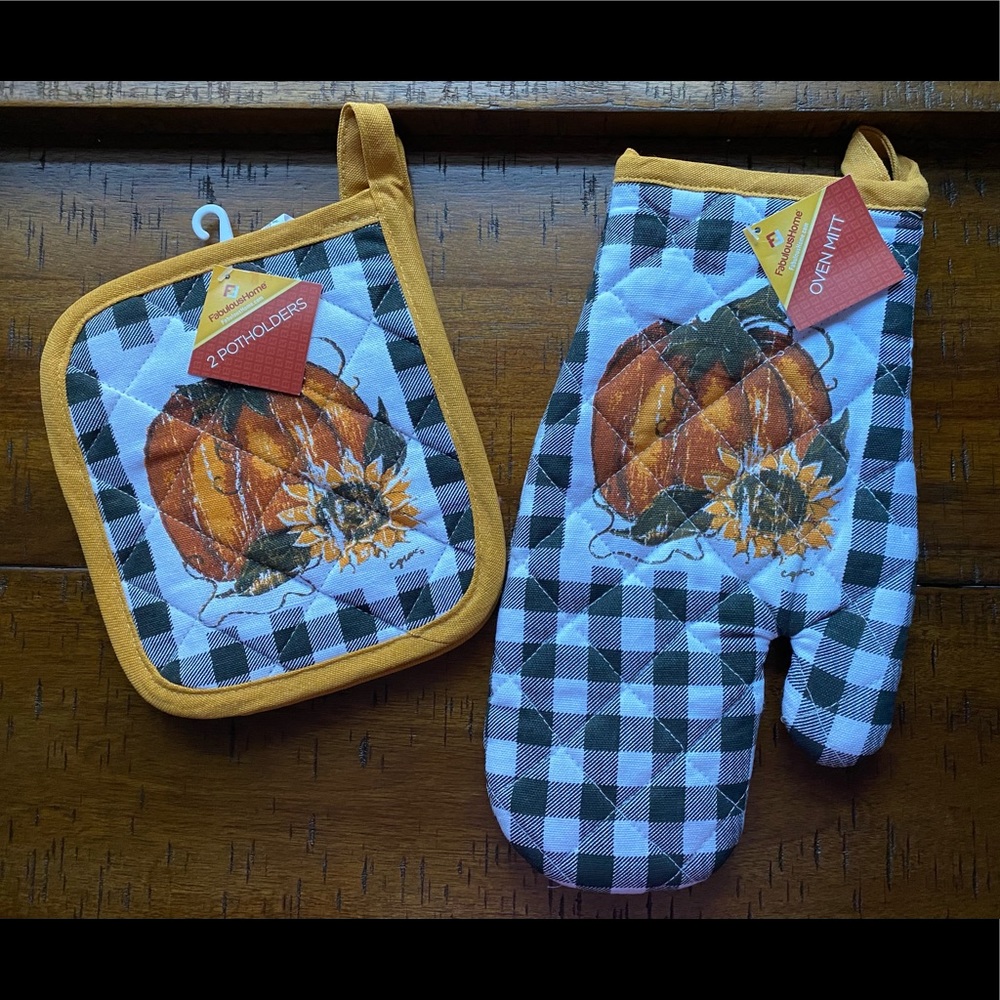 •NWT•{3 PIECE} Autumn Pumpkin Sunflower Pot Holder & Oven Mitt Set